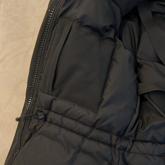 Canada Goose Montebello Parka - Picture 5 of 9